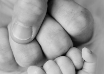 Mastering the Art of Baby Swaddling: Expert Techniques for Safe and Soothing Sleep