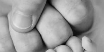 Mastering the Art of Baby Swaddling: Expert Techniques for Safe and Soothing Sleep